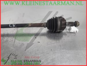 Gebruikte Aandrijfas links-voor Honda Civic (EJ/EK) 1.6 ESi,CVT 16V Prijs € 45,00 Margeregeling aangeboden door Kleine Staarman B.V. Autodemontage