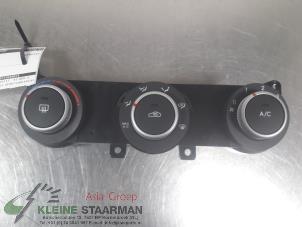 Używane Panel sterowania nagrzewnicy Kia Pro cee'd (EDB3) 1.4 CVVT 16V Cena € 42,50 Procedura marży oferowane przez Kleine Staarman B.V. Autodemontage