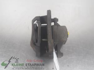 Używane Zacisk hamulcowy prawy przód Kia Pro cee'd (EDB3) 1.4 CVVT 16V Cena € 42,50 Procedura marży oferowane przez Kleine Staarman B.V. Autodemontage