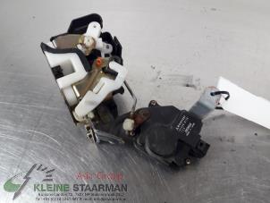 Używane Mechanizm blokady drzwi lewych tylnych wersja 4-drzwiowa Mitsubishi Outlander (CU) 2.0 16V 4x4 Cena € 42,50 Procedura marży oferowane przez Kleine Staarman B.V. Autodemontage