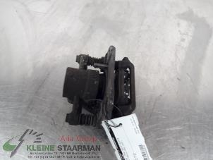 Używane Zacisk hamulcowy prawy tyl Toyota Corolla Verso (R10/11) 1.6 16V VVT-i Cena € 42,50 Procedura marży oferowane przez Kleine Staarman B.V. Autodemontage