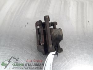 Gebruikte Remklauw (Tang) rechts-achter Kia Carnival/Grand Carnival 3 2.7 V6 24V Prijs € 42,50 Margeregeling aangeboden door Kleine Staarman B.V. Autodemontage