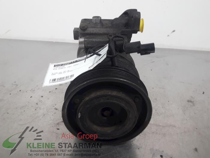 Luftkonditioneringspump från en Kia Cerato 2.0 CRDi 16V 2006