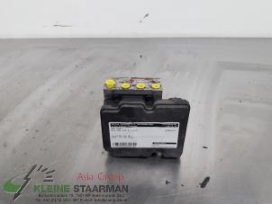 Używane Pompa ABS Kia Pro cee'd (EDB3) 1.6 CRDi 16V Cena € 62,50 Procedura marży oferowane przez Kleine Staarman B.V. Autodemontage