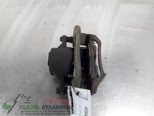 Używane Zacisk hamulcowy prawy przód Kia Pro cee'd (EDB3) 1.6 CRDi 16V Cena € 42,50 Procedura marży oferowane przez Kleine Staarman B.V. Autodemontage