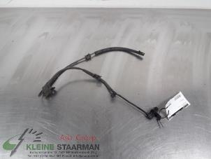 Używane Czujnik ABS Kia Pro cee'd (EDB3) 1.6 CRDi 16V Cena € 45,00 Procedura marży oferowane przez Kleine Staarman B.V. Autodemontage