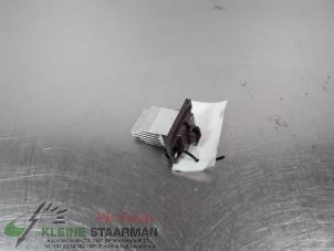 Używane Opornik nagrzewnicy Hyundai i30 (FD) 1.6 CVVT 16V Cena € 42,50 Procedura marży oferowane przez Kleine Staarman B.V. Autodemontage