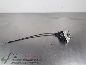 Używane Mechanizm blokady drzwi lewych tylnych wersja 4-drzwiowa Mitsubishi Outlander (CW) 2.4 16V Mivec 4x2 Cena € 42,50 Procedura marży oferowane przez Kleine Staarman B.V. Autodemontage