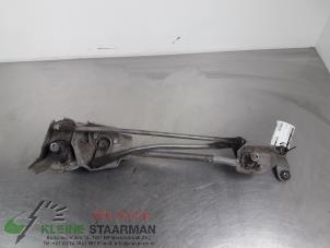 Używane Silnik wycieraczek przednich Mitsubishi Outlander (CW) 2.4 16V Mivec 4x2 Cena € 42,50 Procedura marży oferowane przez Kleine Staarman B.V. Autodemontage