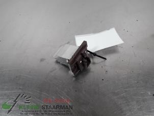 Używane Opornik nagrzewnicy Hyundai i30 Crosswagon (WWH) 1.4 CVVT 16V Cena € 42,50 Procedura marży oferowane przez Kleine Staarman B.V. Autodemontage