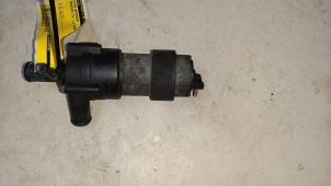 Begagnade Extra vattenpump Mercedes CLK (R209) 1.8 200 CGI 16V Pris € 43,56 Inklusive moms erbjuds av Autosloperij de Turk