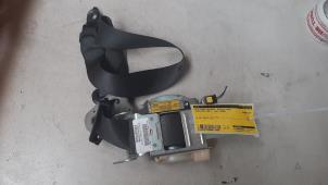 Gebruikte Veiligheidsgordel rechts-voor Chrysler 300 C 3.0 CRD V6 24V Prijs € 54,45 Inclusief btw aangeboden door Autosloperij de Turk