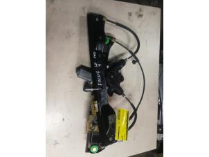 Gebruikte Raammechaniek 4Deurs links-voor Ford Focus 2 1.4 16V Prijs € 43,56 Inclusief btw aangeboden door Autosloperij de Turk
