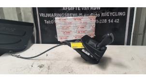 Używane Dzwignia zmiany biegów BMW 3 serie (E90) 320i 16V Cena € 108,90 Z VAT oferowane przez Autosloperij de Turk