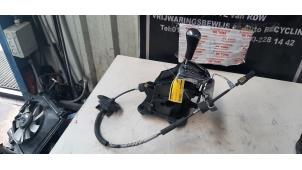 Gebruikte Versnellingspook Peugeot 308 (4A/C) 1.6 16V THP 150 Prijs € 43,56 Inclusief btw aangeboden door Autosloperij de Turk