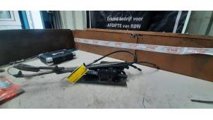 Begagnade Parkeringsbromsmotor Opel Insignia Sports Tourer 2.0 CDTI 16V 130 ecoFLEX Pris € 76,23 Inklusive moms erbjuds av Autosloperij de Turk