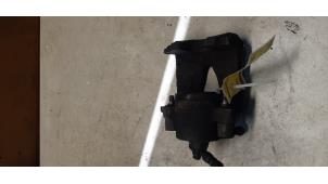 Używane Zacisk hamulcowy lewy przód Volkswagen Golf V (1K1) 1.6 FSI 16V Cena € 21,78 Z VAT oferowane przez Autosloperij de Turk