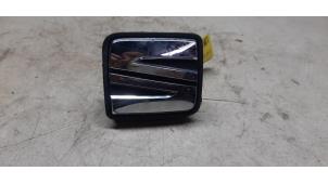 Begagnade Handtag, baklucka Seat Leon (5FB) 1.2 TSI Ecomotive 16V Pris € 38,72 Inklusive moms erbjuds av Autosloperij de Turk