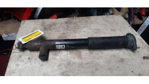 Używane Amortyzator prawy tyl Mercedes C (W204) 2.2 C-250 CDI 16V BlueEFFICIENCY Cena € 76,23 Z VAT oferowane przez Autosloperij de Turk