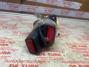 Begagnade Främre bältesspänne, mitten Kia Picanto (TA) 1.0 12V Pris € 65,34 Inklusive moms erbjuds av Autosloperij de Turk