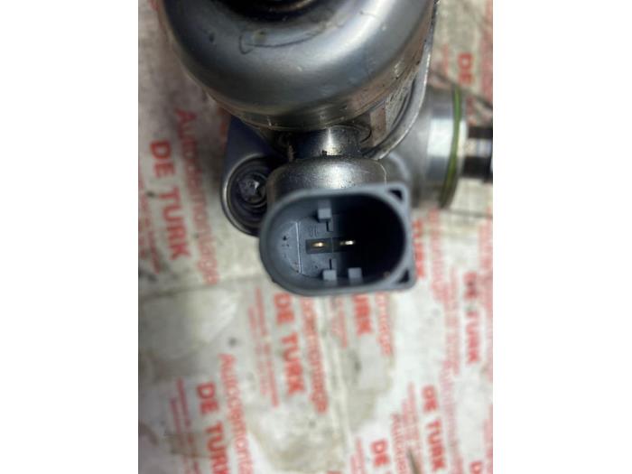 Högtryckspump från en BMW 1 serie (F20) 114i 1.6 16V 2013