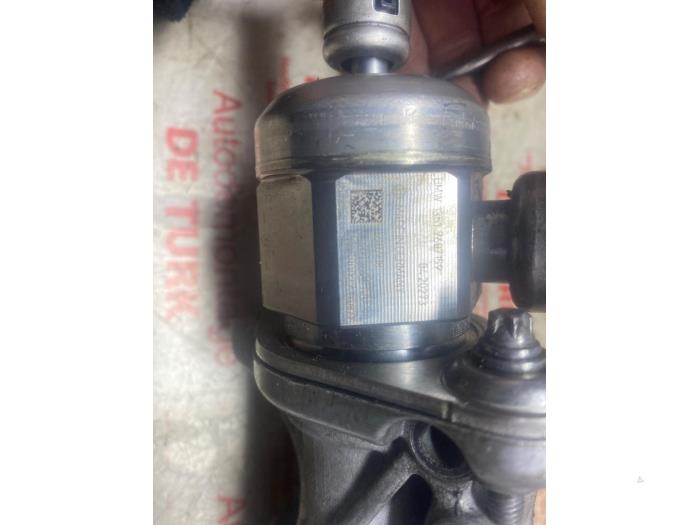 Högtryckspump från en BMW 1 serie (F20) 114i 1.6 16V 2013