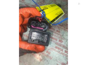 Begagnade Elektrisk bränslemodul Volkswagen Golf Plus (5M1/1KP) 1.4 TSI 122 16V Pris € 26,62 Inklusive moms erbjuds av Autosloperij de Turk