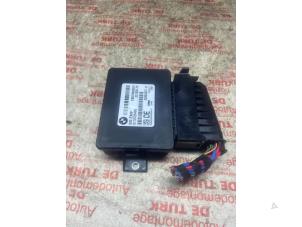 Gebruikte Handrem Module BMW 5 serie (F10) 520d 16V Prijs € 54,45 Inclusief btw aangeboden door Autosloperij de Turk