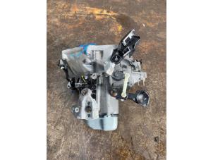 Begagnade Växellåda Peugeot 208 I (CA/CC/CK/CL) 1.2 Vti 12V PureTech 82 Pris € 163,35 Inklusive moms erbjuds av Autosloperij de Turk