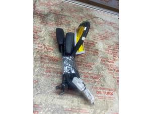 Begagnade Främre bältesspänne, mitten Kia Picanto (TA) 1.0 12V Pris € 54,45 Inklusive moms erbjuds av Autosloperij de Turk