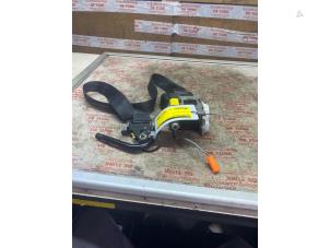 Używane Pas bezpieczenstwa prawy przód Ford B-Max (JK8) 1.0 EcoBoost 12V 120 Cena € 108,90 Z VAT oferowane przez Autosloperij de Turk