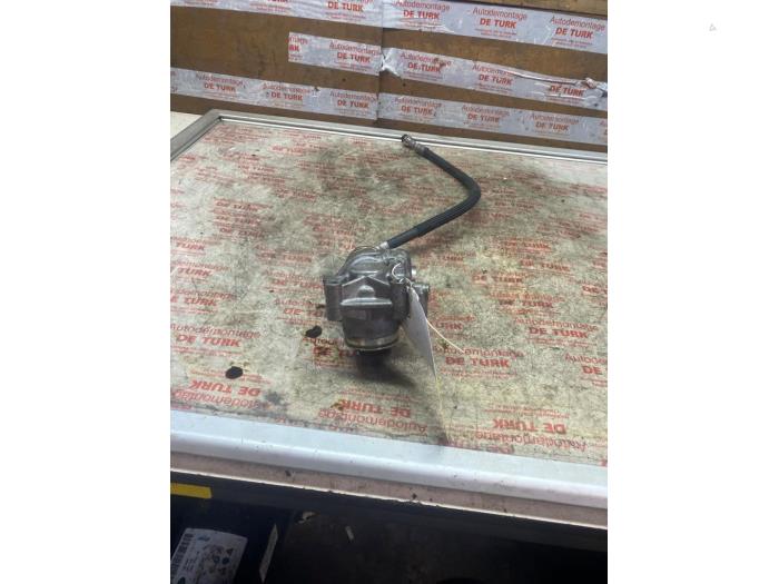 Högtryckspump från en BMW 1 serie (F20) 116i 1.6 16V 2011