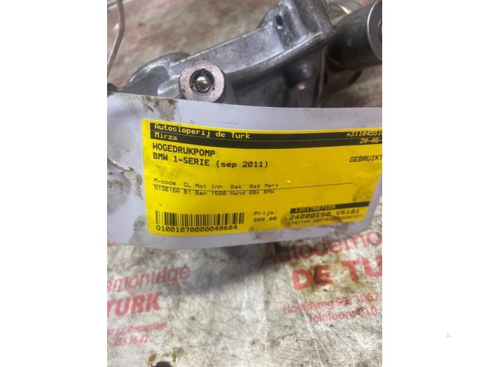 Högtryckspump från en BMW 1 serie (F20) 116i 1.6 16V 2011