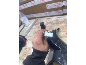 Begagnade Skärmspegel, vänster Peugeot 208 I (CA/CC/CK/CL) 1.0 Vti 12V PureTech Pris € 32,67 Inklusive moms erbjuds av Autosloperij de Turk