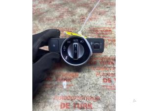 Gebruikte Licht Schakelaar Mercedes B (W246) 1.6 B-180 BlueEFFICIENCY Turbo 16V Prijs € 21,78 Inclusief btw aangeboden door Autosloperij de Turk