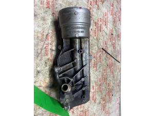 Używane Obudowa filtra oleju BMW 1 serie (F20) 116i 1.6 16V Cena € 54,45 Z VAT oferowane przez Autosloperij de Turk