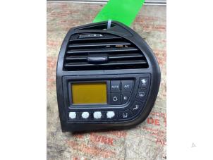 Gebruikte Luchtrooster Dashboard Citroen C4 Picasso (UD/UE/UF) 1.8 16V Prijs € 21,78 Inclusief btw aangeboden door Autosloperij de Turk