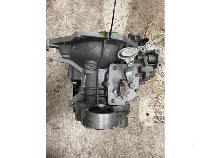 Växellåda från en Chrysler Voyager/Grand Voyager (RG/RS) 2.8 CRD 16V Autom. 2005