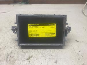 Używane Wyswietlacz wewnetrzny Mercedes E (W212) E-350 BlueTec V6 24V Cena € 43,56 Z VAT oferowane przez Autosloperij de Turk