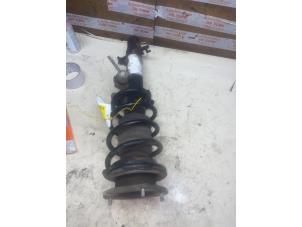 Gebruikte Schokbreker rechts-voor Mini Countryman (R60) 1.6 16V Cooper S ALL4 Prijs € 54,45 Inclusief btw aangeboden door Autosloperij de Turk