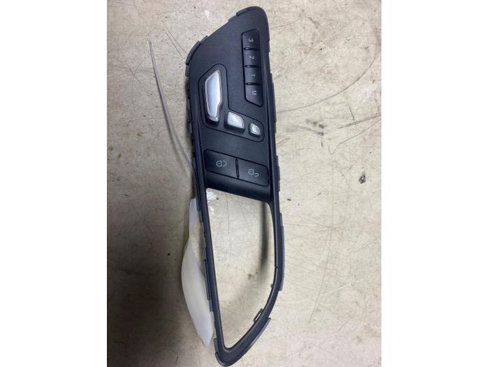 Brytare, eldrivet säte från en Mercedes-Benz A (W176) 2.0 A-250 Turbo 16V 2016