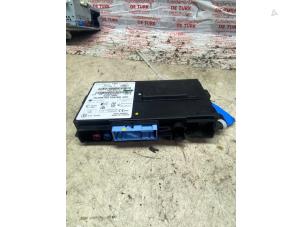 Begagnade Telefonmodul Jaguar XE 2.0d 180 16V Pris € 87,12 Inklusive moms erbjuds av Autosloperij de Turk