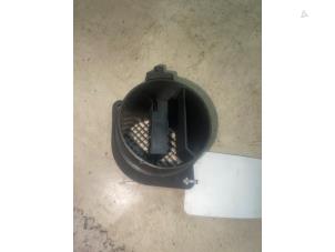 Używane Miernik ilosci powietrza Volkswagen Polo V (6R) 1.2 TDI 12V BlueMotion Cena € 10,89 Z VAT oferowane przez Autosloperij de Turk