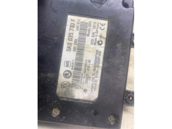 Bluetooth-modul från en Volkswagen Polo V (6R) 1.2 TDI 12V BlueMotion 2012