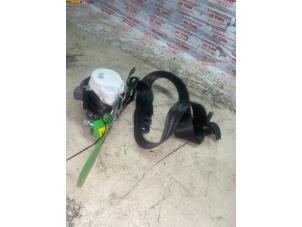 Gebruikte Veiligheidsgordel rechts-voor Ford Fiesta 6 (JA8) 1.0 EcoBoost 12V 125 Prijs € 76,23 Inclusief btw aangeboden door Autosloperij de Turk