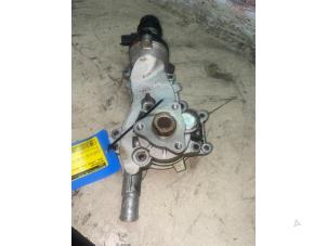 Begagnade Vattenpump Opel Corsa E 1.4 Turbo 16V Pris € 43,56 Inklusive moms erbjuds av Autosloperij de Turk