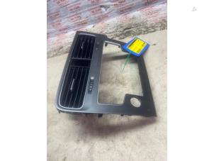 Begagnade Luftmunstycke, instrumentbräda Volkswagen Golf VII (AUA) 1.2 TSI 16V Pris € 21,78 Inklusive moms erbjuds av Autosloperij de Turk