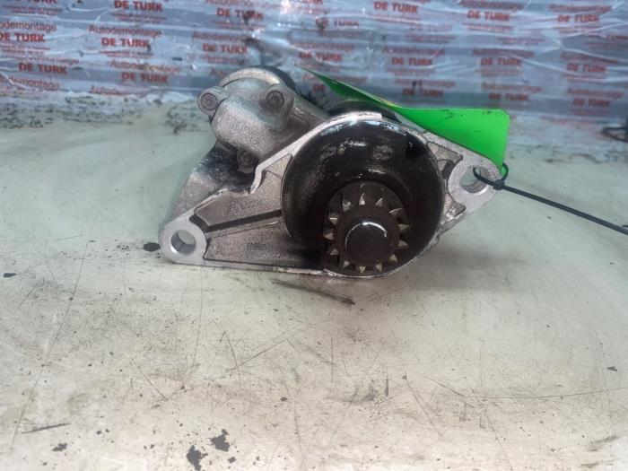 Startmotor van een Audi A1 Sportback (8XA/8XF) 1.4 TFSI 16V 122 2013