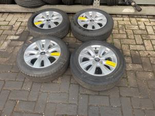 Begagnade Hjuluppsättning + däck Citroen C3 (SC) 1.0 Vti 68 12V Pris € 217,80 Inklusive moms erbjuds av Autosloperij de Turk