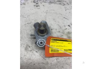 Używane Pompa wysokiego cisnienia Mercedes A (W176) 1.6 A-180 16V Cena € 90,75 Z VAT oferowane przez Autosloperij de Turk